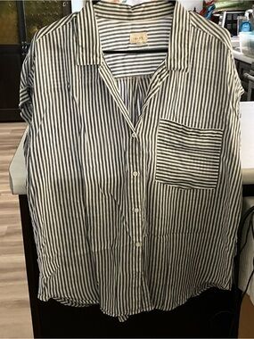 Id:23 Striped Navy and White Button-Down Shirt with Pocket Size XL